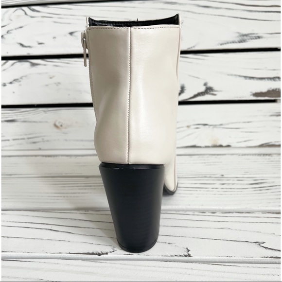 Pointed toe Bootie - Picture 3 of 5